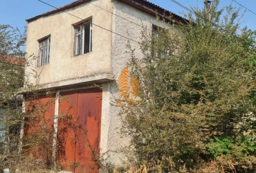 Коммерция в центре Феодосии